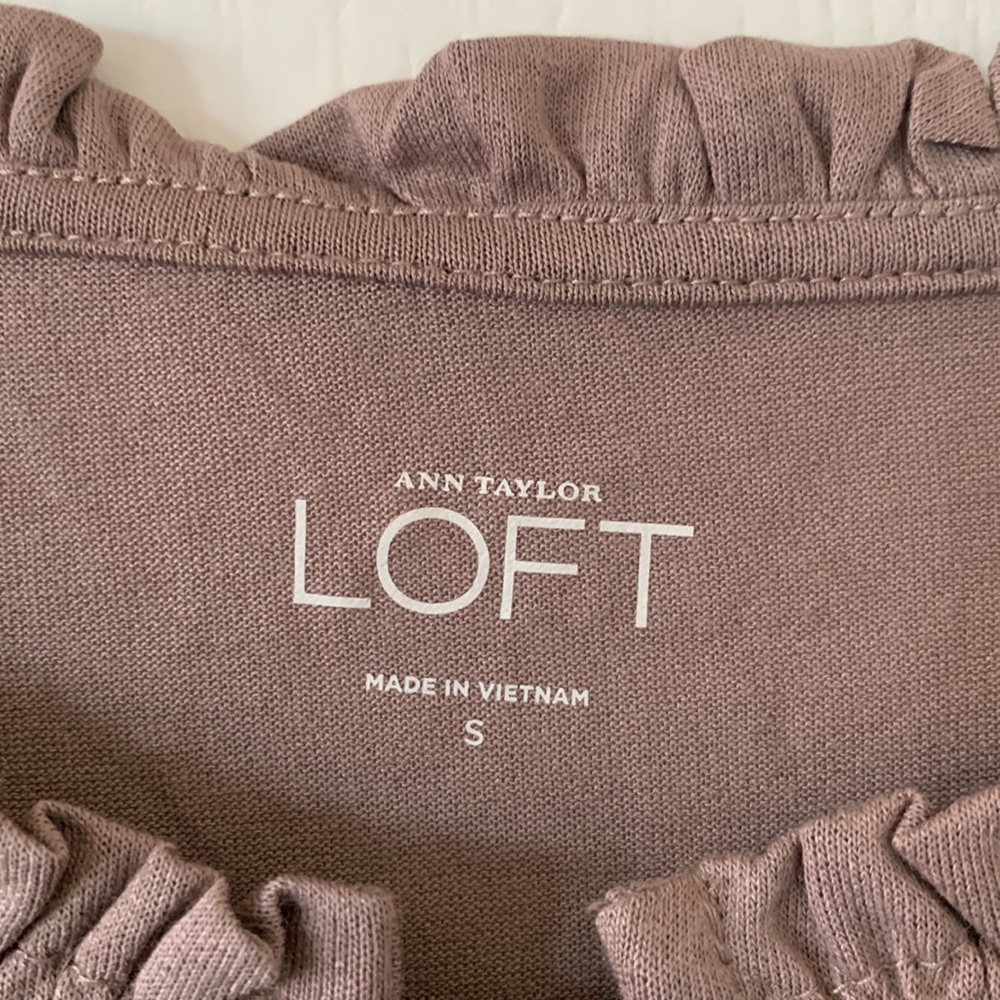 NWT LOFT Purple Ruffled Boatneck Tie-Front Short Sleeves Top Size S - Picture 3 of 16